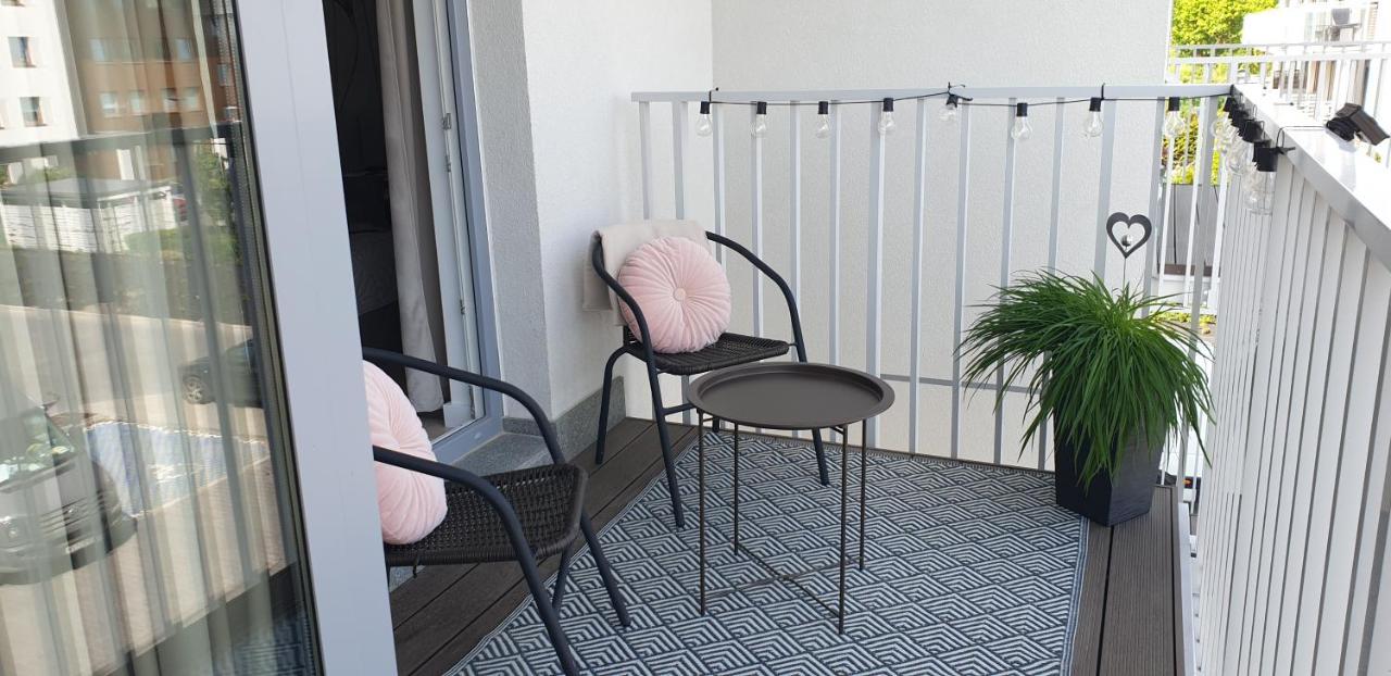 Nowoczesny Apartament Z Garazem Morelova Gdansk Bagian luar foto